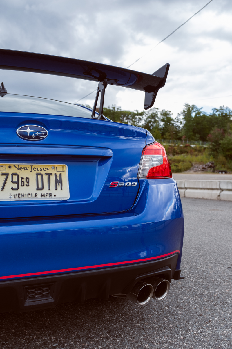 Illustration for article titled The 2019 Subaru WRX STI S209 Has So Much Grip Even Race Car Drivers Struggle To Get It Sideways